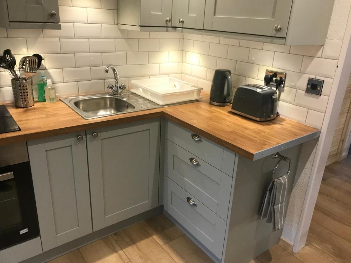 Foxes Sea Side Retreat Deluxe Chalet Is A Lovely Holiday Home Tucked Away On The Kent Coast Kingsdown  Экстерьер фото