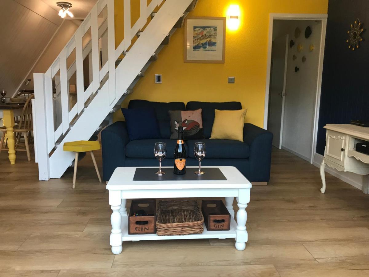 Foxes Sea Side Retreat Deluxe Chalet Is A Lovely Holiday Home Tucked Away On The Kent Coast Kingsdown  Экстерьер фото