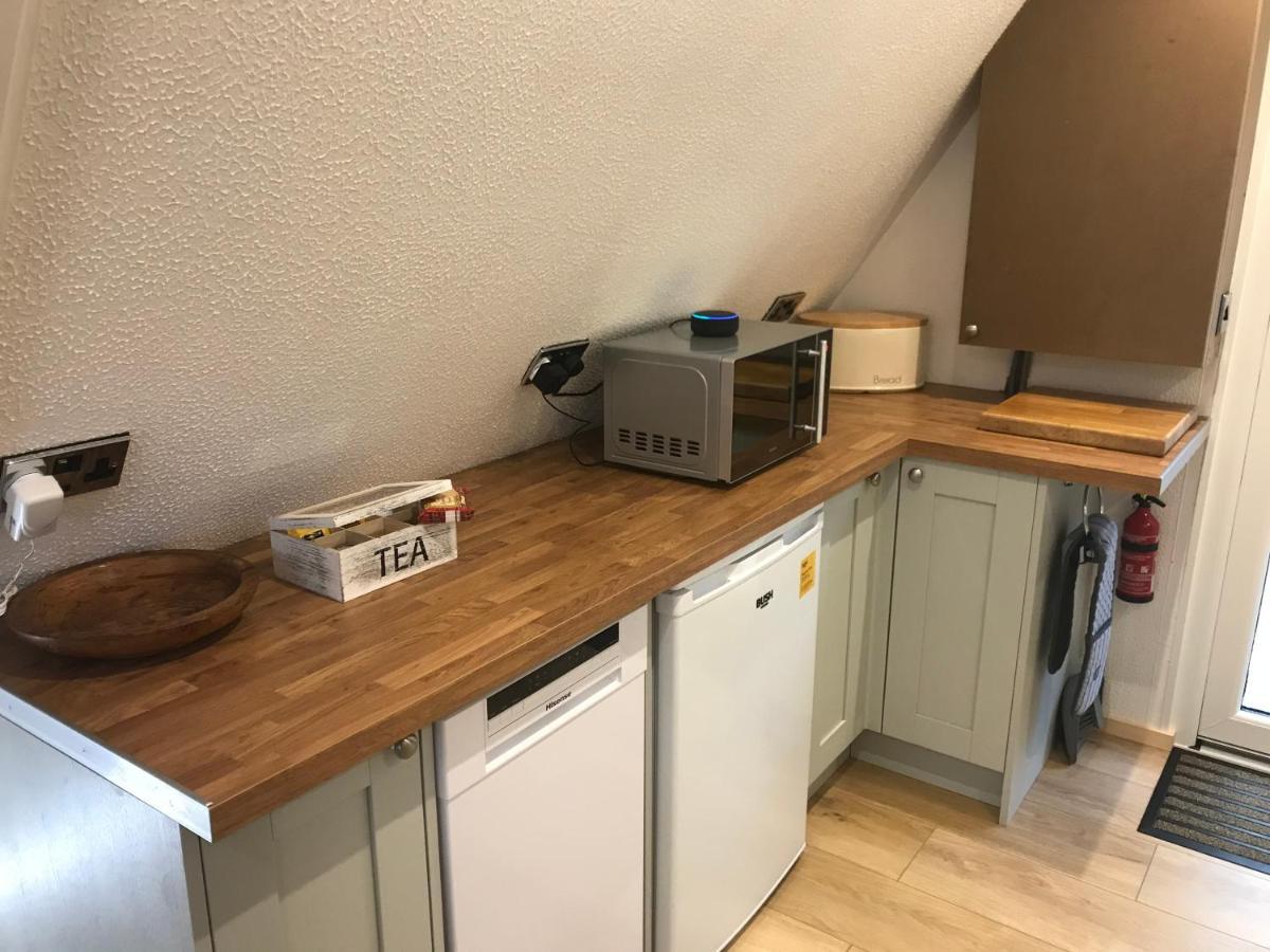 Foxes Sea Side Retreat Deluxe Chalet Is A Lovely Holiday Home Tucked Away On The Kent Coast Kingsdown  Экстерьер фото