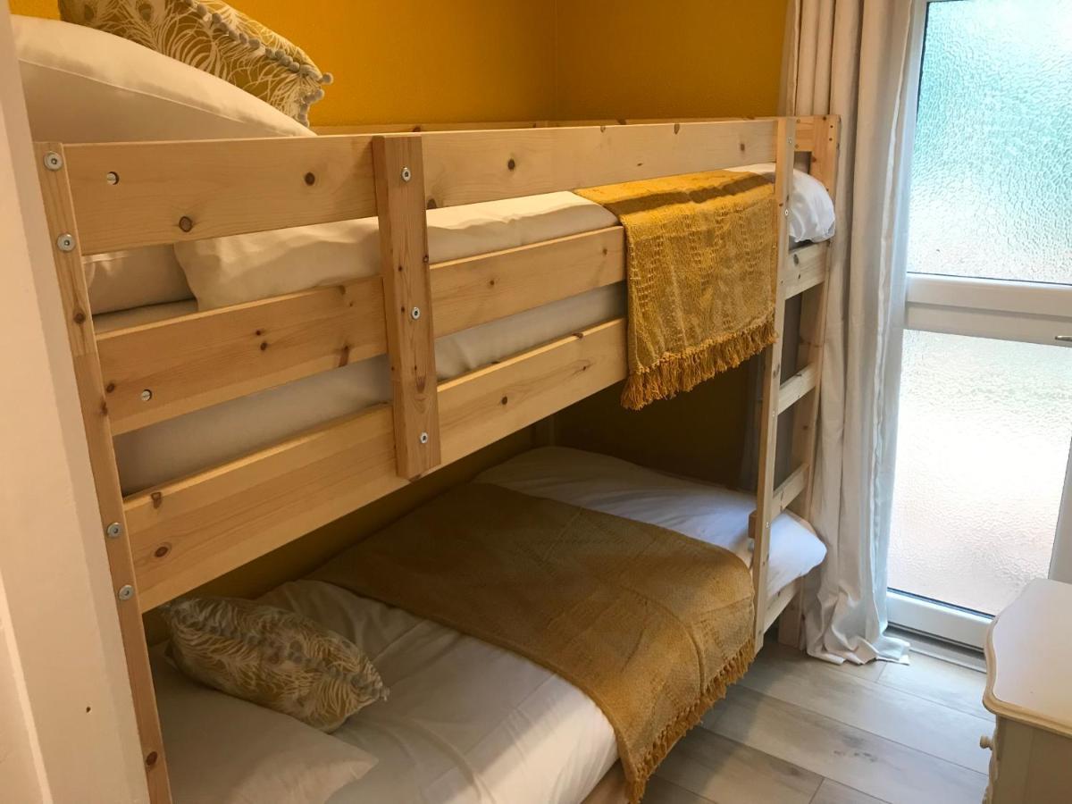 Foxes Sea Side Retreat Deluxe Chalet Is A Lovely Holiday Home Tucked Away On The Kent Coast Kingsdown  Экстерьер фото