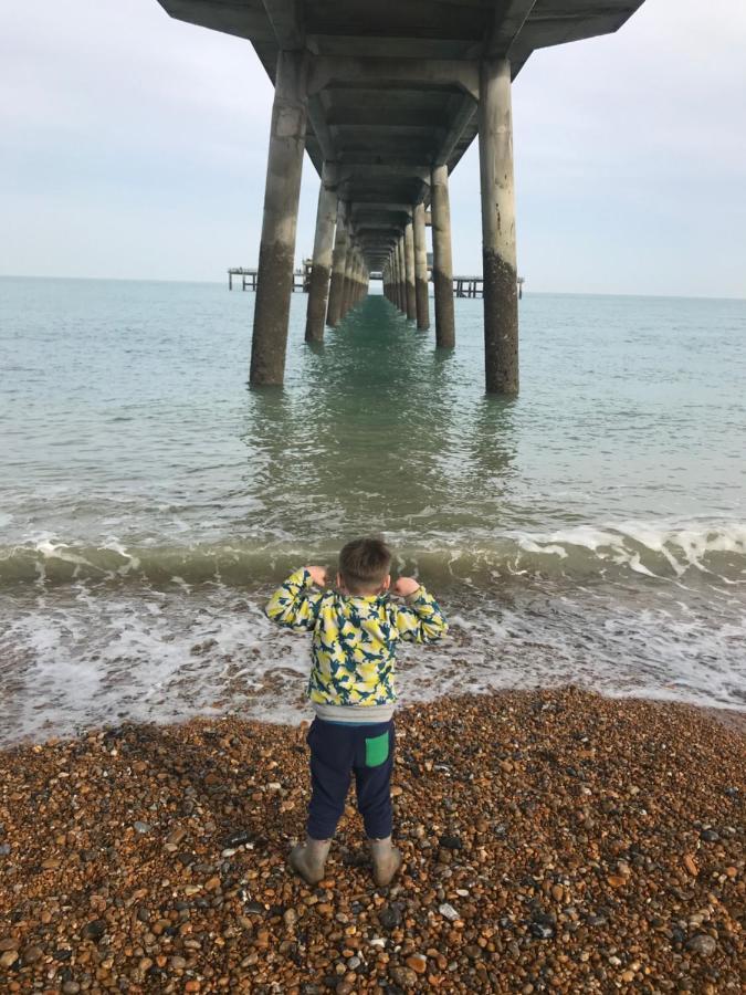 Foxes Sea Side Retreat Deluxe Chalet Is A Lovely Holiday Home Tucked Away On The Kent Coast Kingsdown  Экстерьер фото